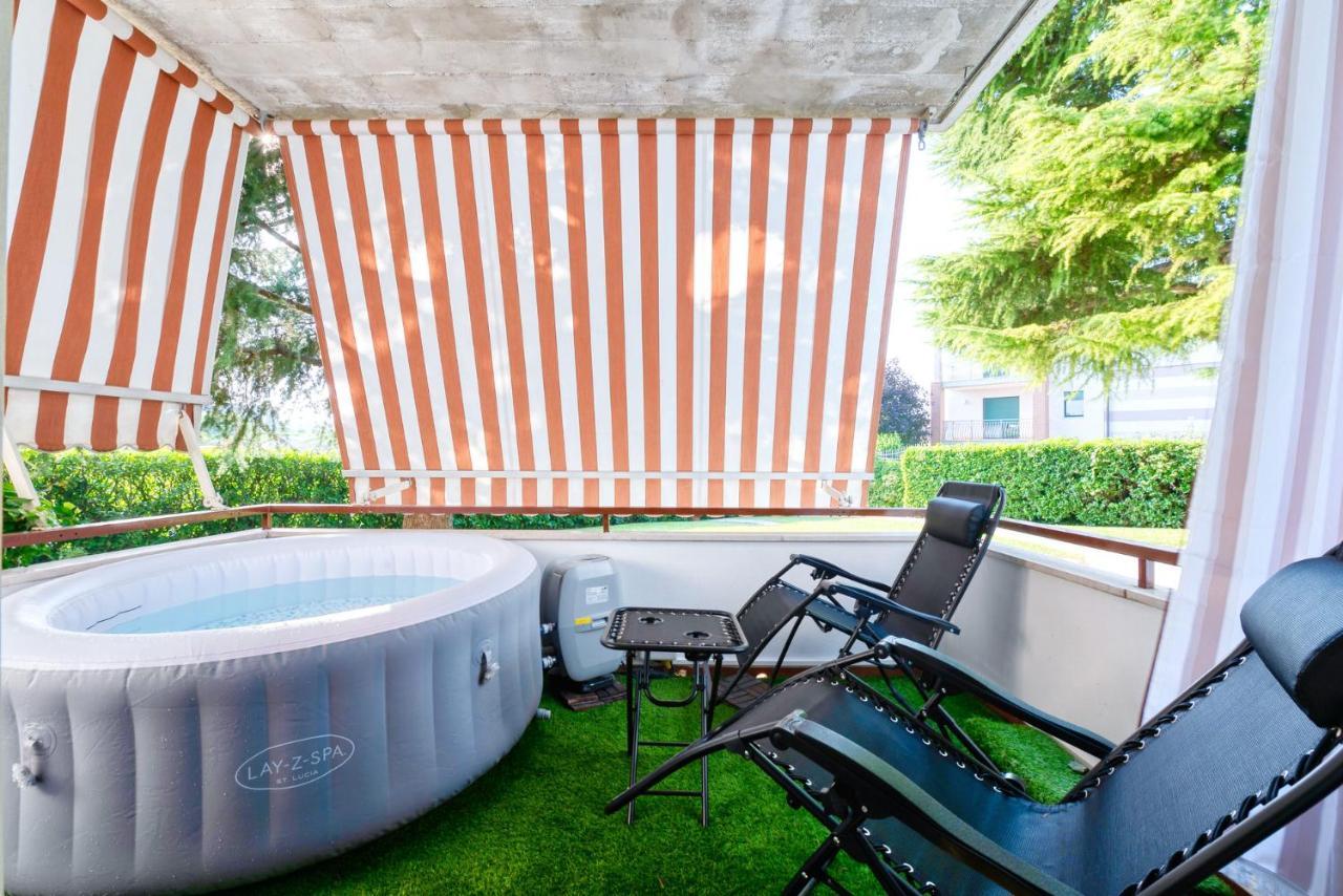 Wolf House - Peschiera Holiday - Jacuzzi Privata Peschiera del Garda Dış mekan fotoğraf