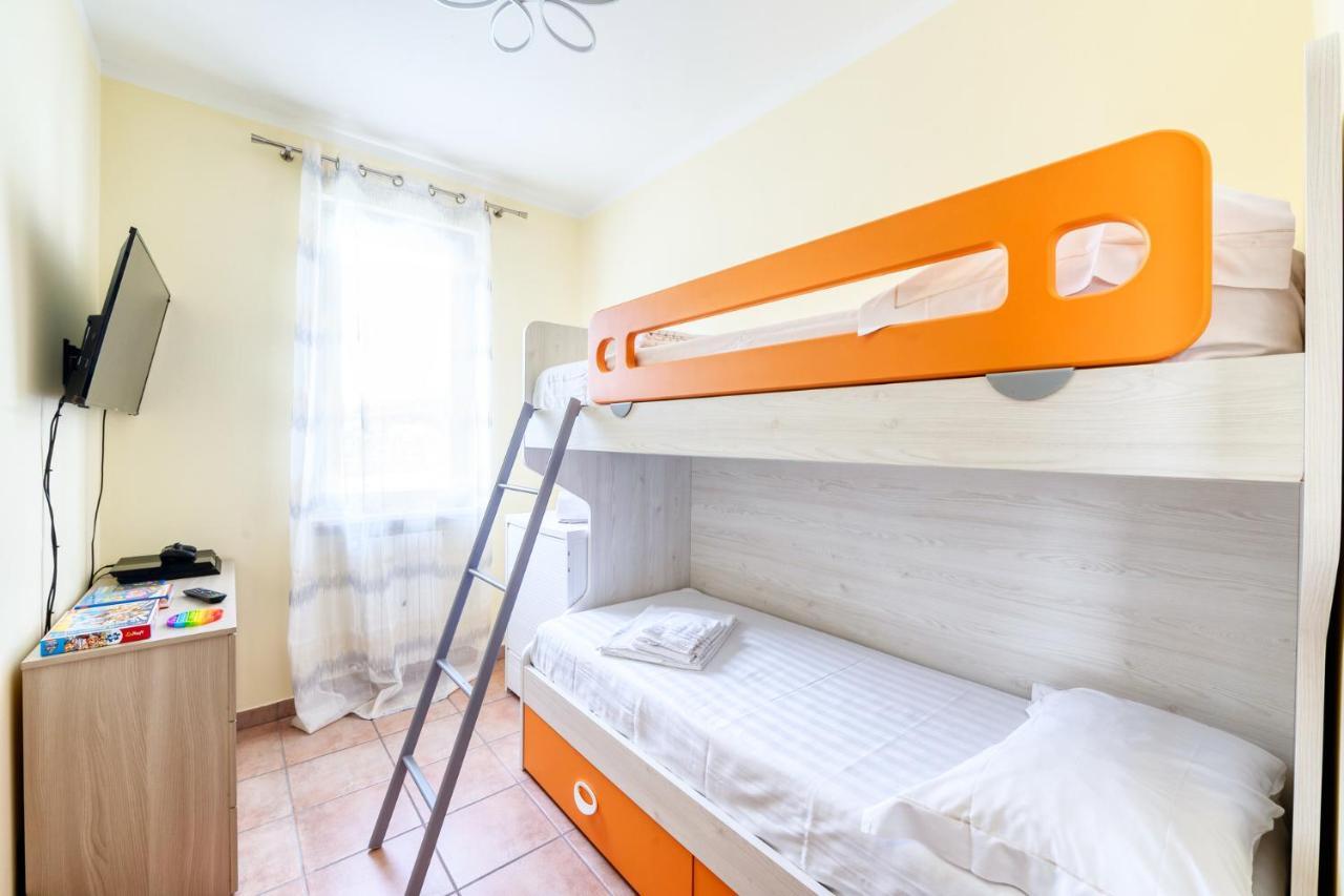 Wolf House - Peschiera Holiday - Jacuzzi Privata Peschiera del Garda Dış mekan fotoğraf