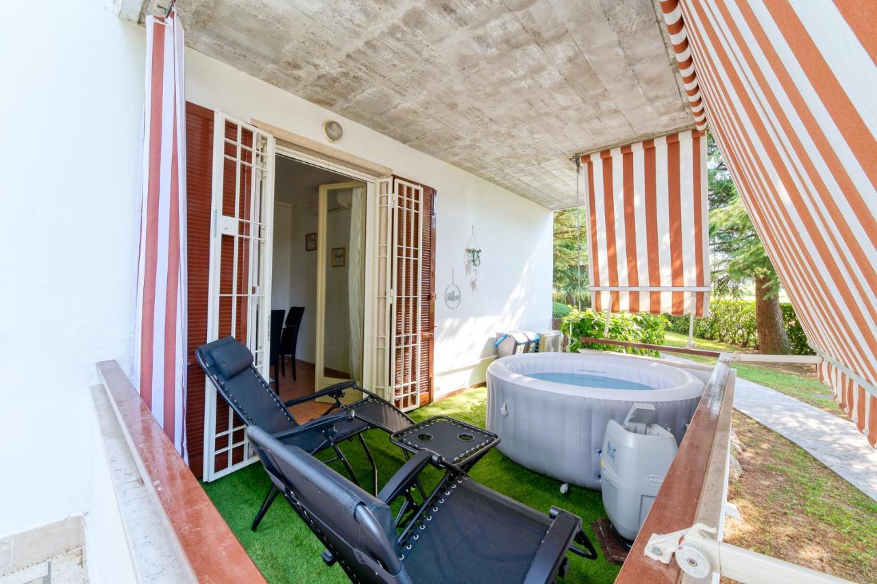 Wolf House - Peschiera Holiday - Jacuzzi Privata Peschiera del Garda Dış mekan fotoğraf